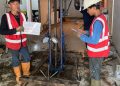 Tim ahli Rekanan Khandaq melakukan analisis daya dukung tanah menggunakan alat uji sondir CPT di Greenville Tanjung Duren Jakarta Barat.