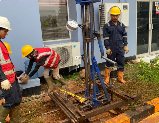 Proses pengujian tanah CPT oleh tim jasa sondir Cibodas Tangerang dari Khandaq id