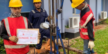 Jasa Sondir Cibodas Tangerang - Pengujian CPT titik TS 11 oleh tim teknis Khandaq id di lokasi PT Pardic Jaya Chemicals.