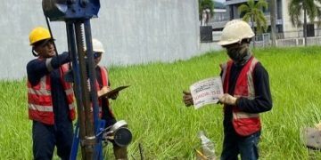 Tim jasa sondir Tangerang melakukan pengujian tanah Titik 01 untuk pondasi rumah di Modernland Cikokol