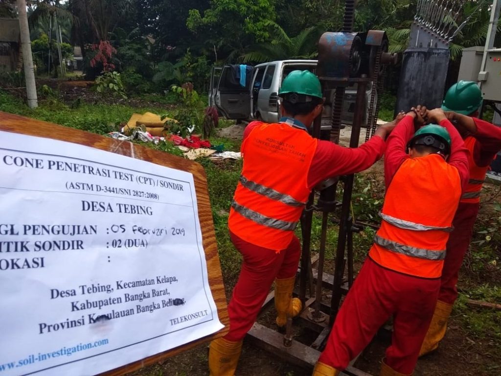 Pelaksanaan uji jasa sondir tanah Bangka Barat menggunakan alat CPT di Desa Tebing