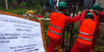 Pelaksanaan uji jasa sondir tanah Bangka Barat menggunakan alat CPT di Desa Tebing